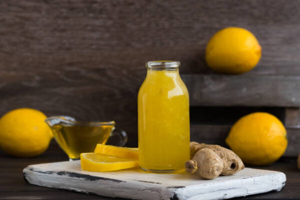 Homemade home remedy for flu and colds from lemon, ginger and honey